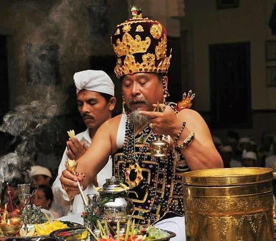 Ratu ceremonial